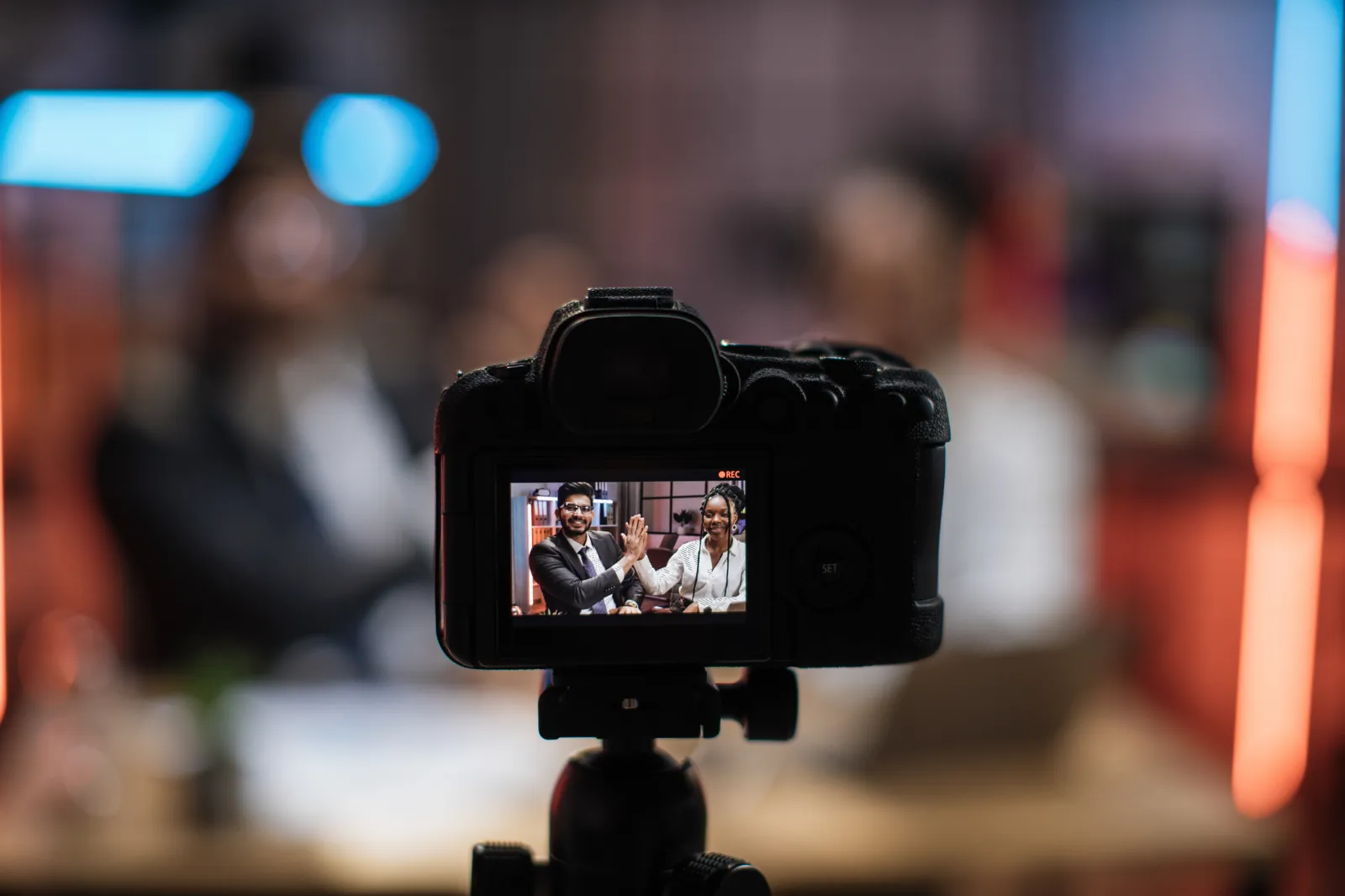 Editor Reviews Clips while connected to STS Labs Cloud